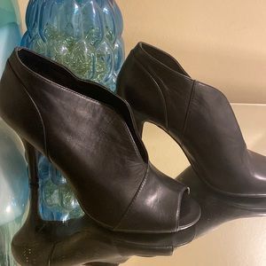Nine West pumps